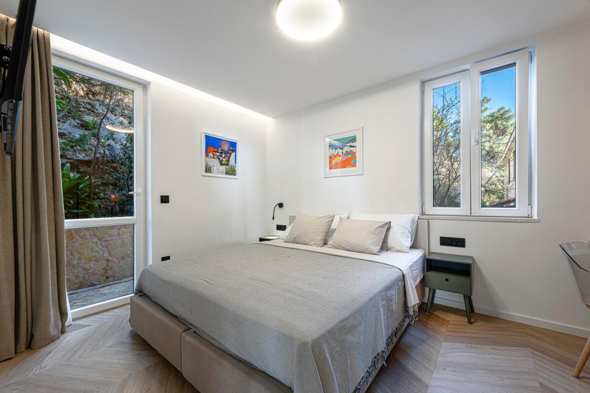 Golden Niche Apartment *